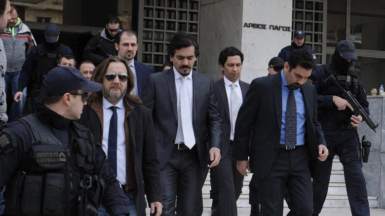 Ελεύθερος ο ένας από τους οκτώ Τούρκους στρατιωτικούς – Δίχτυ ασφαλείας από δεκάδες αστυνομικούς